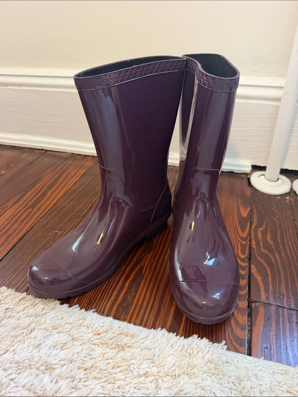 UGG Women's Glossy Plum Rain Boots